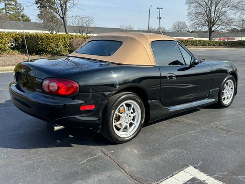 Used 2002 MAZDA MX-5 Miata 2dr Conv Cloth Auto image 5