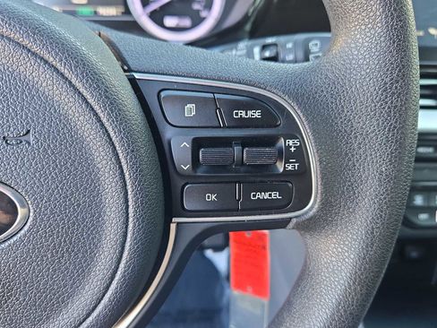 Used 2021 Kia Niro LX image 23