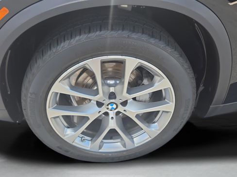 Used 2022 BMW X5 xDrive40i w/ Premium Package AWD/4WD image 39