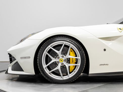 Used 2015 Ferrari F12 Berlinetta image 25