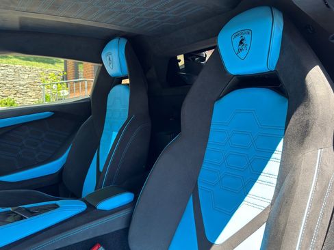 Used 2024 Lamborghini Revuelto AWD/4WD image 14