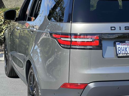 Used 2018 Land Rover Discovery HSE AWD/4WD image 56