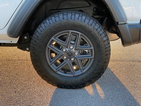 Used 2026 Jeep Wrangler Unlimited Sport AWD/4WD image 9