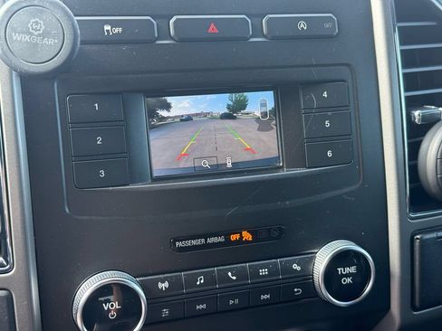 Used 2018 Ford Expedition XLT w/ Equipment Group 201A RWD image 8
