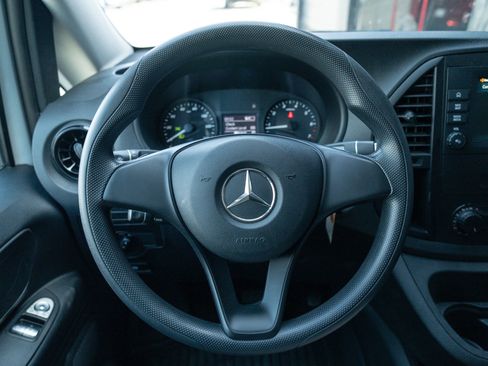 Used 2022 Mercedes-Benz Metris image 14