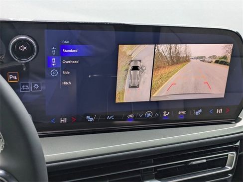 New 2026 Chevrolet Traverse LT w/ Sun and Wheel Package image 19