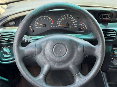Used 2003 Pontiac Grand Prix SE w/ Equipment Group FWD image 9