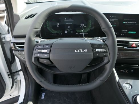 New 2026 Kia Sportage LX image 16