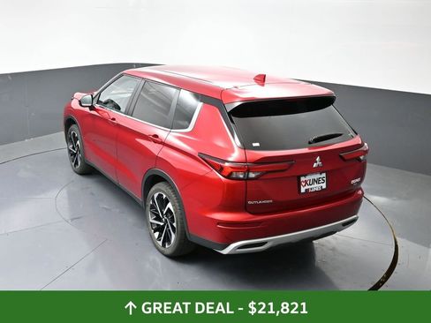 Used 2024 Mitsubishi Outlander SE image 49