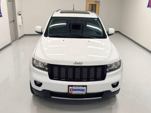 Used 2013 Jeep Grand Cherokee Altitude image 3