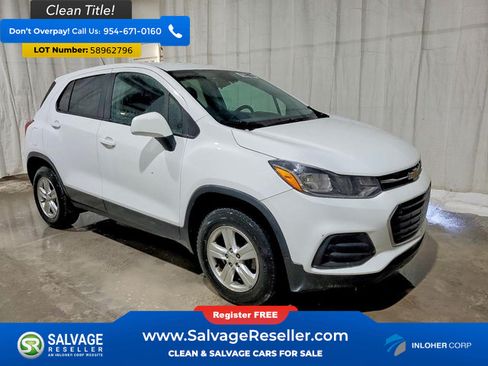 Used 2021 Chevrolet Trax LS w/ Fleet Convenience Package AWD/4WD image 5
