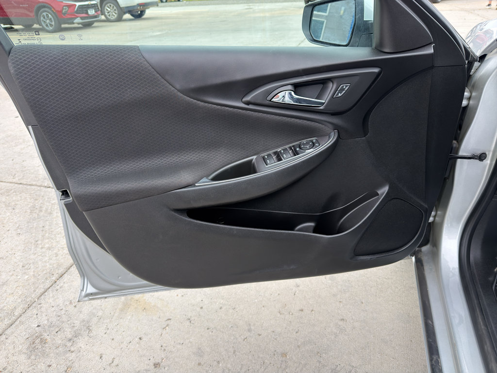 Used 2020 Chevrolet Malibu LT w/ Fleet LT Safety Plus Package FWD image 10