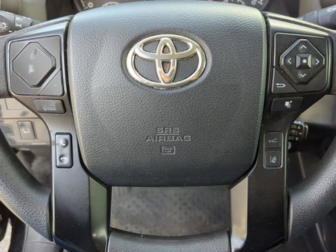 Used 2022 Toyota Tacoma SR w/ SR Convenience Package image 10