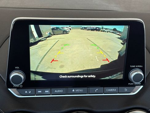 Used 2025 Nissan Sentra SV FWD image 20