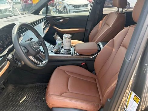 Used 2025 Audi Q7 3.0T Premium Plus AWD/4WD image 5