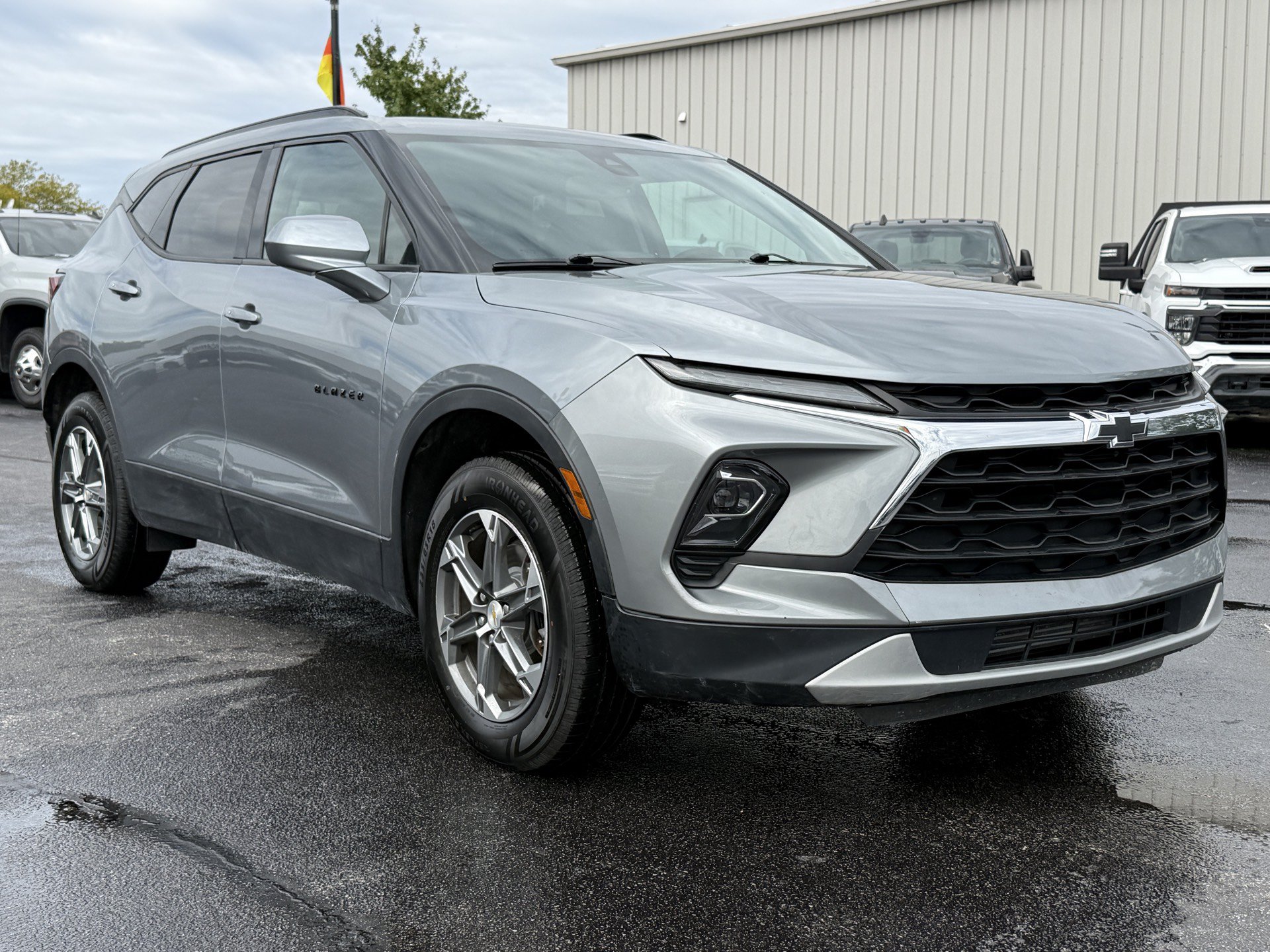 Used 2024 Chevrolet Blazer LT w/ Convenience Package FWD image 2
