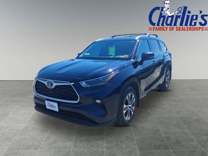 Used 2022 Toyota Highlander XLE