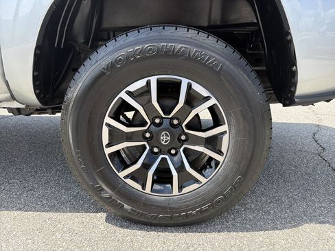 Certified 2022 Toyota Tacoma SR image 30