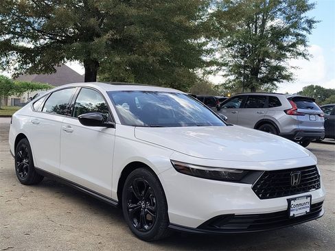 New 2025 Honda Accord SE image 5