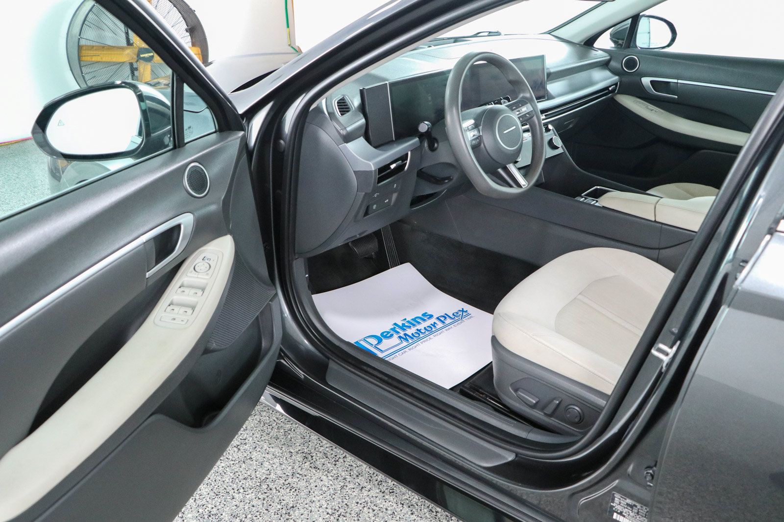 Used 2024 Hyundai Sonata SEL FWD image 3