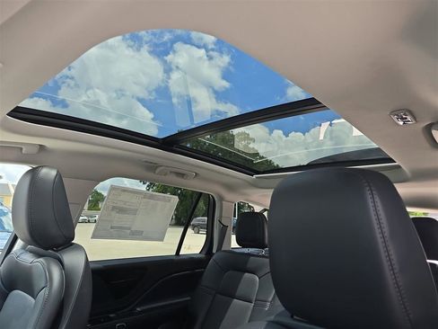 New 2025 Lincoln Aviator 2WD w/ Equipment Group 101A image 29