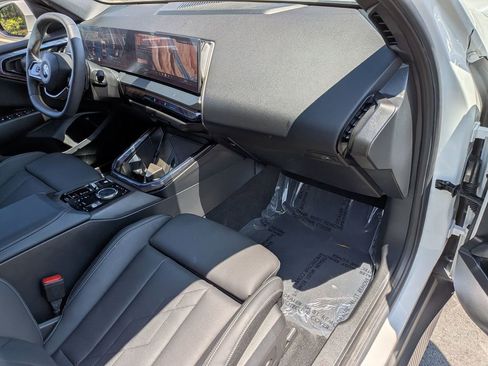 Certified 2025 BMW X3 xDrive30 w/ M Sport Package AWD/4WD image 8