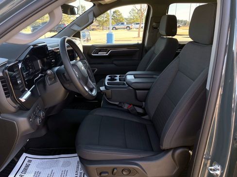 Used 2025 Chevrolet Silverado 1500 LT image 11