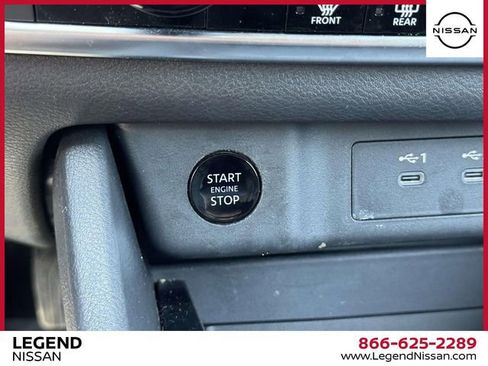 Used 2024 Nissan Rogue SV AWD/4WD image 27