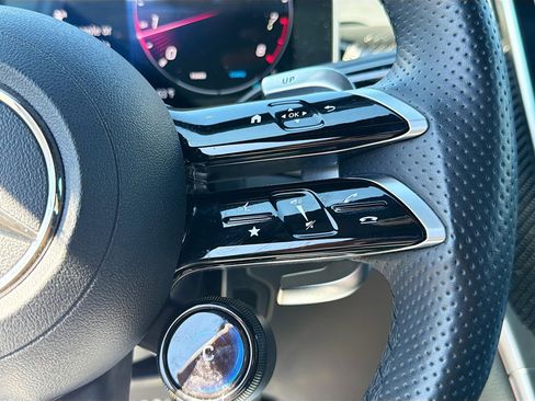 Used 2025 Mercedes-Benz GLC 43 AMG 4MATIC image 37