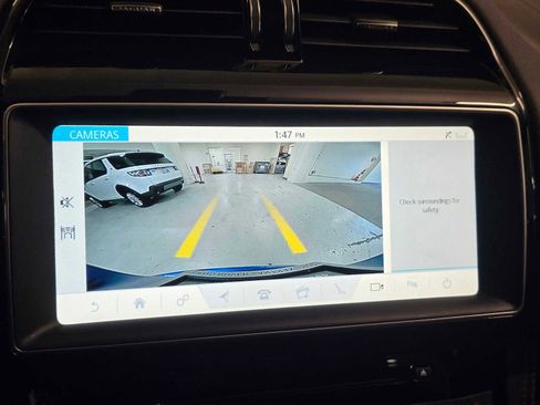 Used 2018 Jaguar F-PACE R-Sport image 32