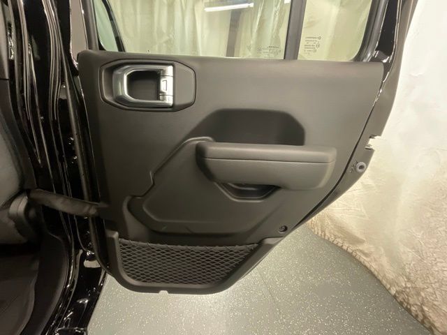 New 2026 Jeep Gladiator Sport AWD/4WD image 24
