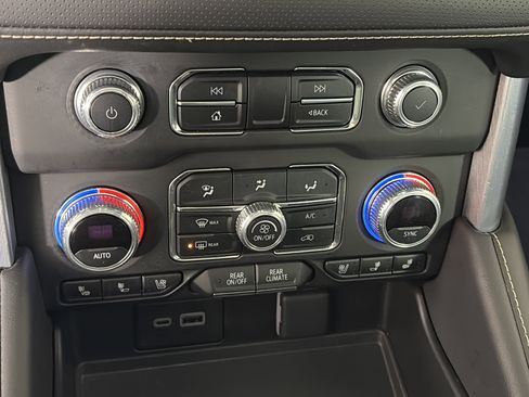 Certified 2023 GMC Yukon SLT w/ SLT Premium Package image 26