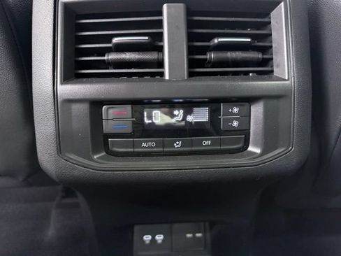 Used 2021 Volkswagen Atlas SEL AWD/4WD image 32