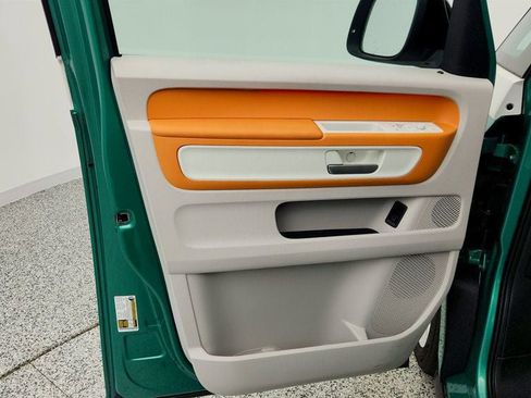 Used 2025 Volkswagen ID. Buzz 1st Edition RWD image 11