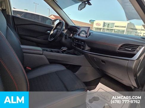 Used 2025 Nissan Rogue SV AWD/4WD image 15