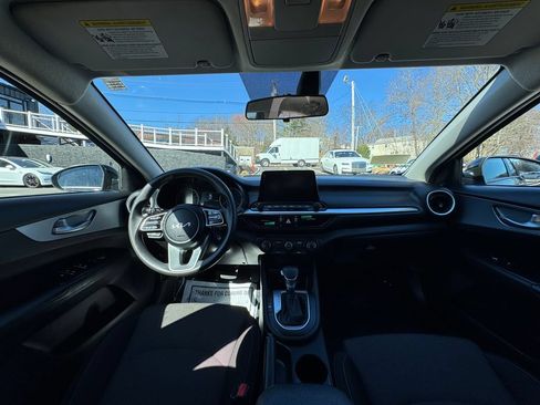Used 2022 Kia Forte LXS FWD image 16