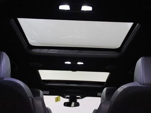 Used 2024 Buick Enclave Essence w/ Experience Buick Package FWD image 3