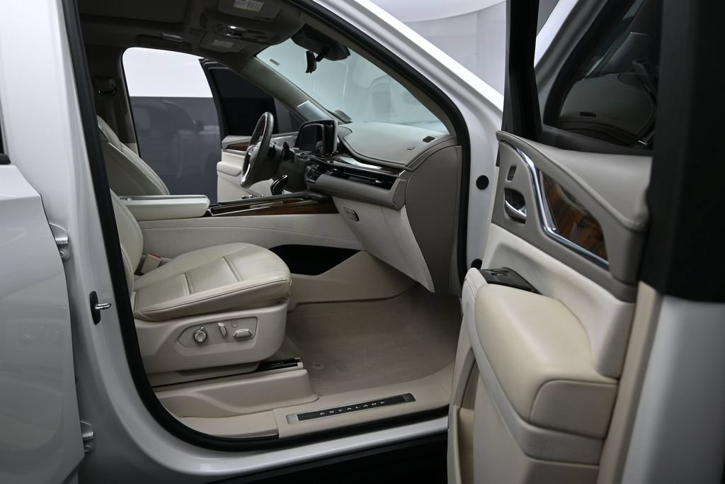 Certified 2024 Cadillac Escalade ESV Sport Platinum w/ LPO, ONYX Package AWD/4WD image 15