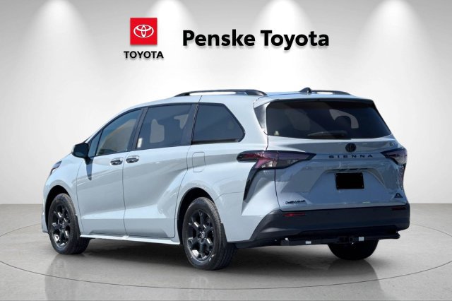 New 2026 Toyota Sienna XLE Woodland Edition AWD/4WD image 6