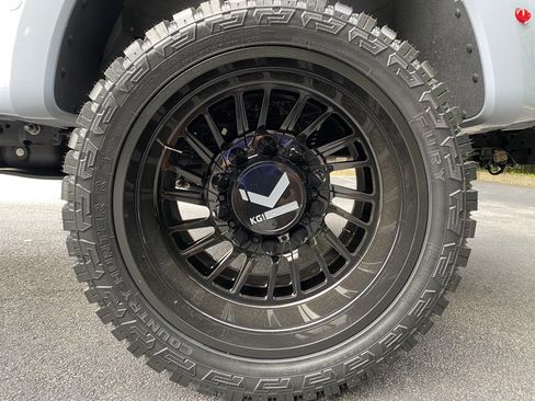 Used 2025 Ford F450 Platinum w/ FX4 Off-Road Package AWD/4WD image 50