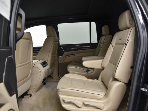 Used 2024 Cadillac Escalade ESV Premium Luxury AWD/4WD image 11