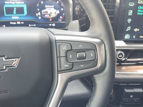 Used 2025 Chevrolet Silverado 1500 LT Trail Boss w/ Convenience Package II AWD/4WD image 29