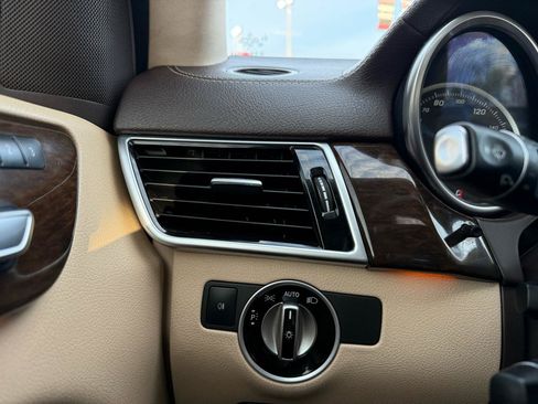 Used 2017 Mercedes-Benz GLS 450 4MATIC image 23