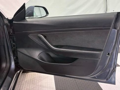 Used 2020 Tesla Model 3 Standard Range Plus RWD image 21
