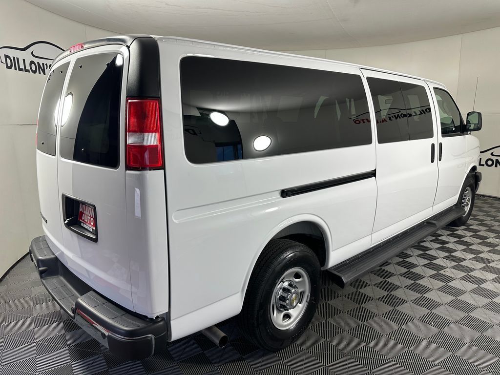 Used 2025 Chevrolet Express 3500 LT w/ LT Preferred Equipment Group RWD image 6