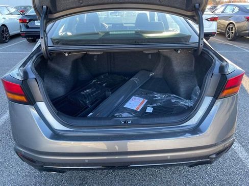 New 2025 Nissan Altima 2.5 SR image 10