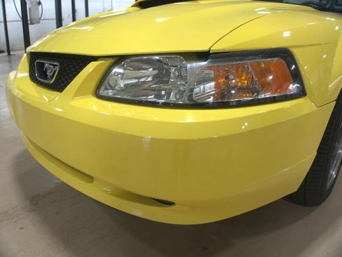 Used 2001 Ford Mustang GT RWD image 10