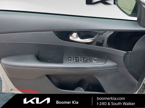 Used 2019 Kia Forte S w/ S Premium Package image 11