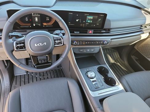 New 2026 Kia Carnival LXS image 9