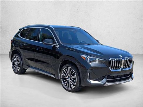 Used 2023 BMW X1 xDrive28i AWD/4WD image 3